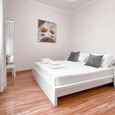 Amazing View 2br | Heart Of Apartment *